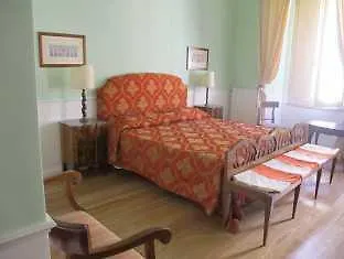 Relais Teatro Argentina Oda ve Kahvaltı 4*